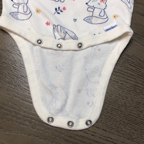 Baby girl onesie - Picture 2 of 6